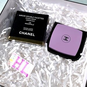 CHANEL Codes Couleur Limited Edition Compact Mirror - 135 Immortelle